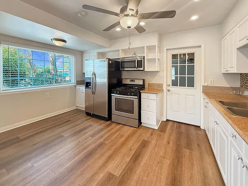 2 bed, 1.0 bath, 780 sqft, $2,850 — Photo 2