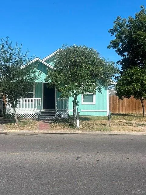 2 bed, 2.0 bath, 672 sqft, $900 — Photo 2