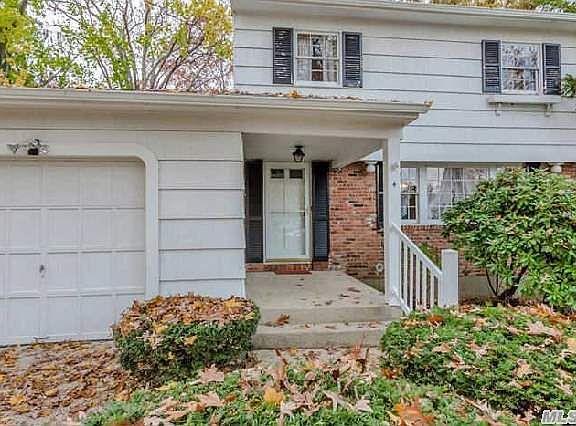 2nd image of 4 Arbor Ln