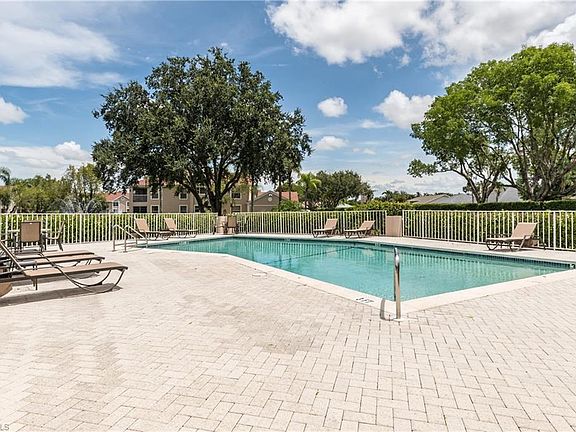 4th image of 9832 Luna Cir #G-204
