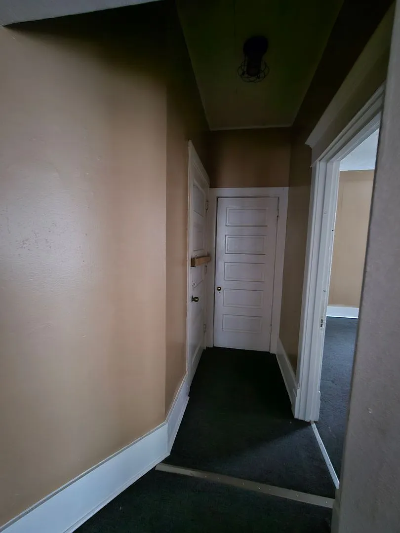 1721 W Sherman Ave — Photo 2