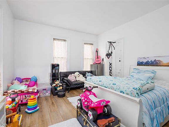 4th image of 540 N Howard St