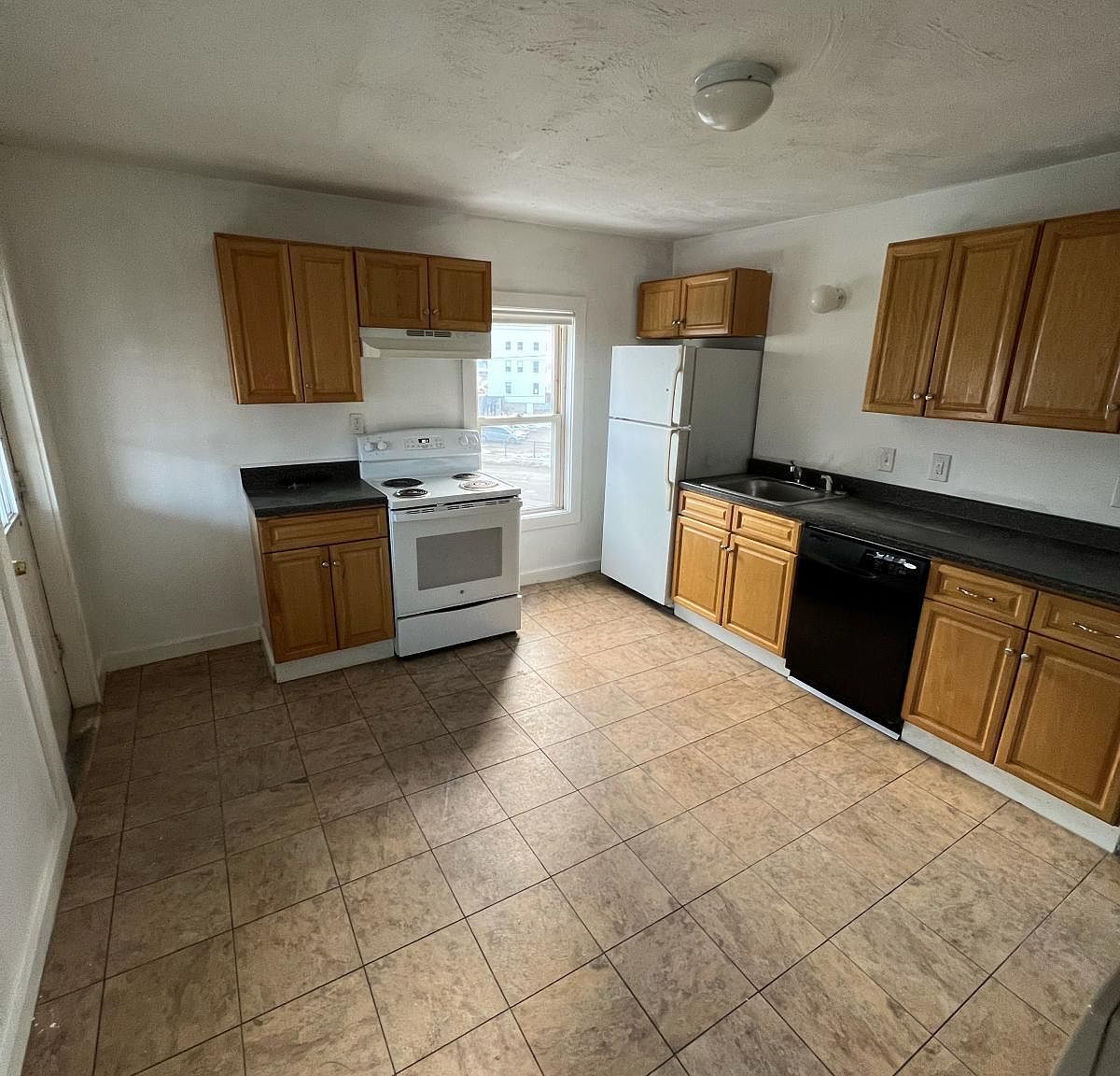 16 Myrtle Ave F, Fitchburg, MA 01420 Zillow