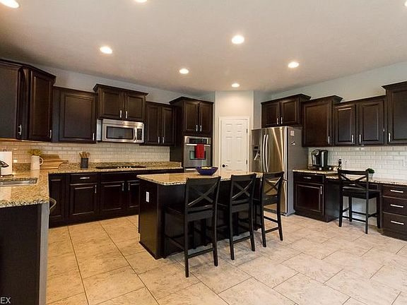 3rd image of 9381 Durian Cir