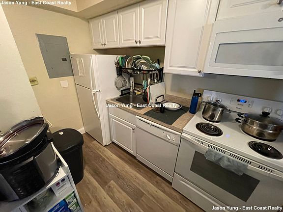 2nd image of 1025 Hancock St Unit 3J