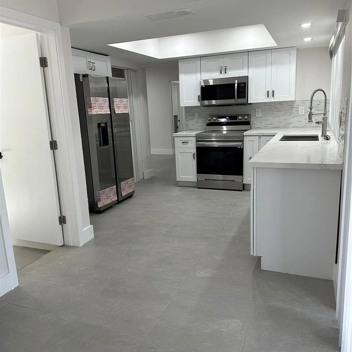 4 bed, 2.0 bath, 1181 sqft, $3,950 — Photo 3