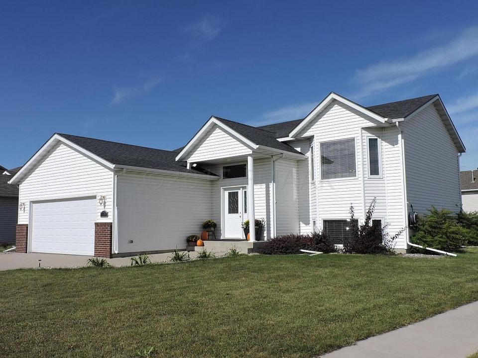 706 18TH AVE W