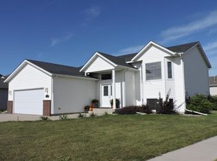 706 18th Ave W, West Fargo, ND 58078