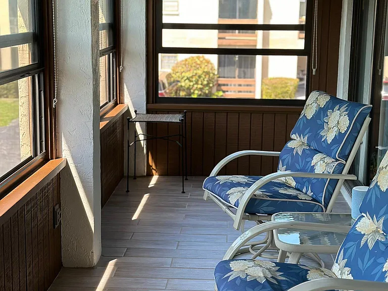 screened in lanai- has overhead fan and lights