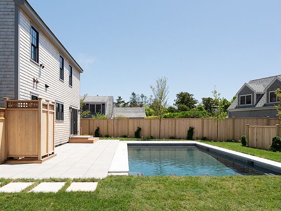 2nd image of 22 Tashama Ln