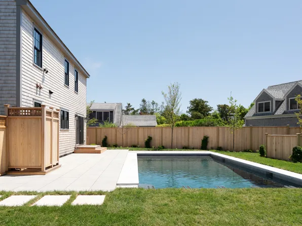 22 Tashama Ln, Nantucket, MA 02554