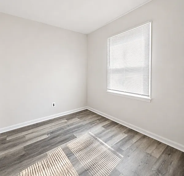 15552 Woodworth St — Photo 5