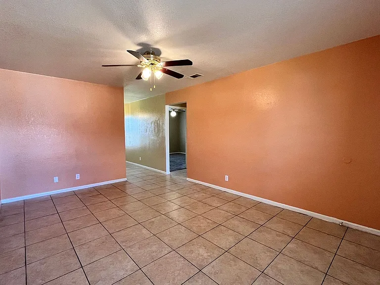 1007 Circle M Dr #C — Photo 3