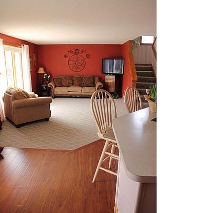 4th image of 38 Pine Valley Ct