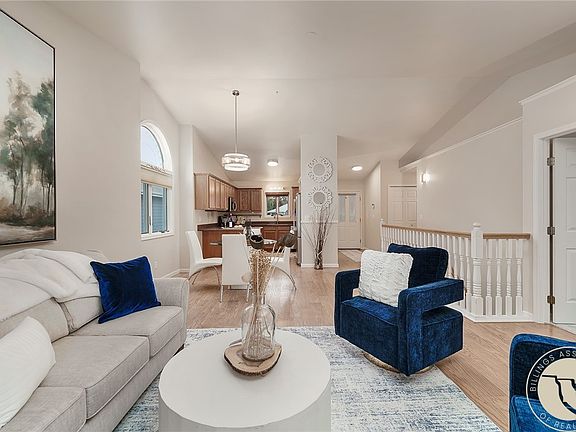 3rd image of 1636 Golden Blvd