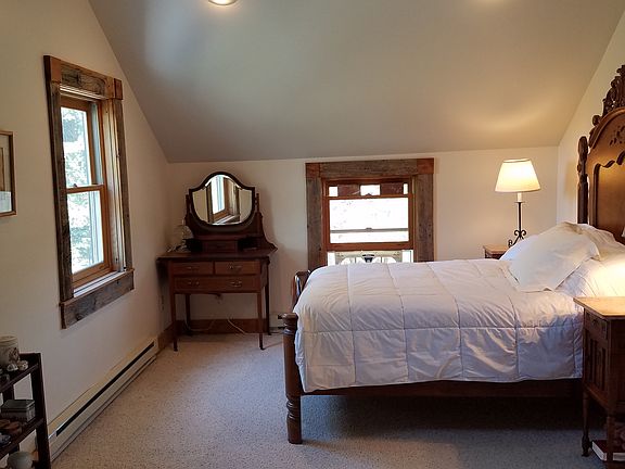 4th image of 127 N Yellowstone Trl