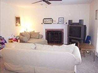 1510 Shelton Ln, Crystal Lake, IL 60014