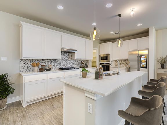 Executive Kitchen with Cooktop and Double Oven