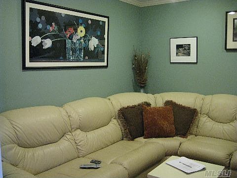 5th image of 89 Southgate Cir