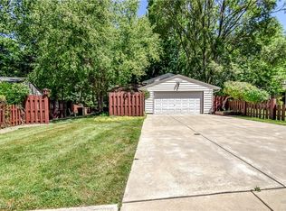 464 Hickory Ln, Painesville, OH 44077