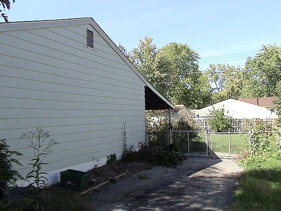 3rd image of 4974 Attica Dr