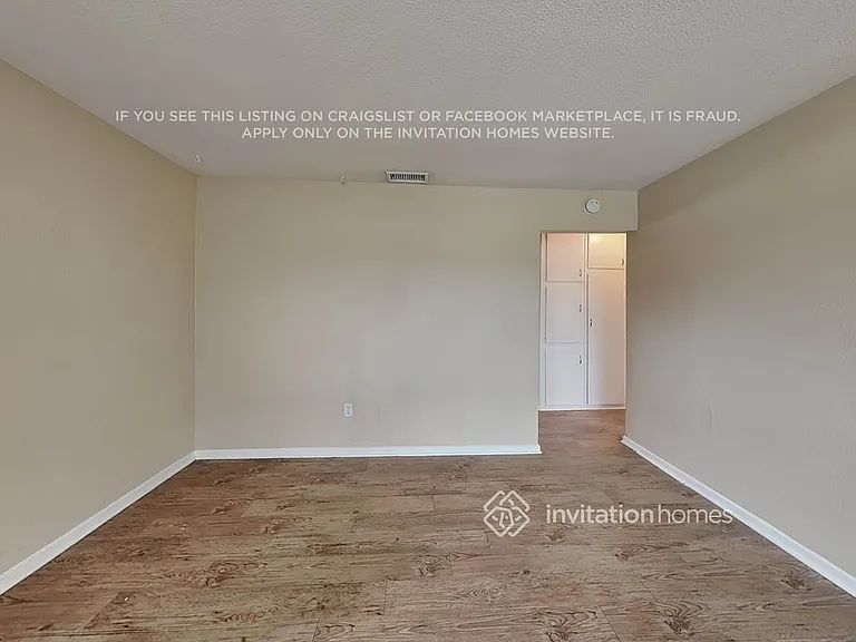27198 Norwood St — Photo 4