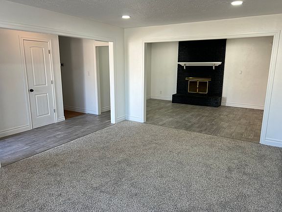 3rd image of 906 Schulze Dr