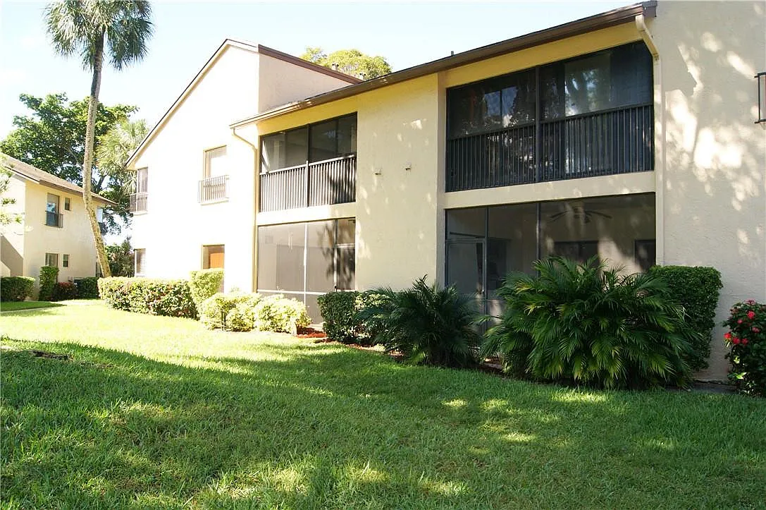 2 bed, 2.0 bath, 982 sqft, $2,250 — Photo 1