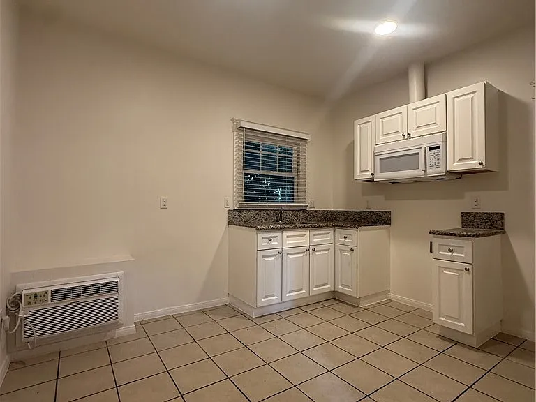 718 Chestnut Ave #12 — Photo 1