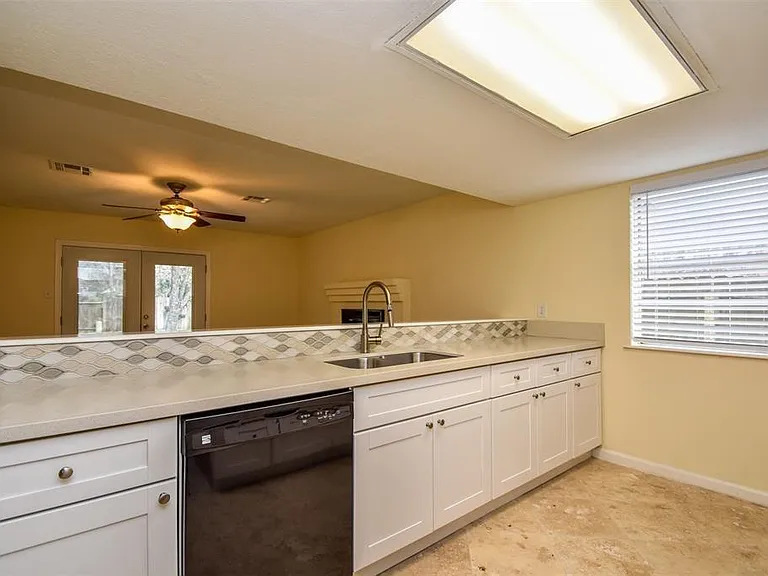 2110 Whiteback Dr — Photo 18