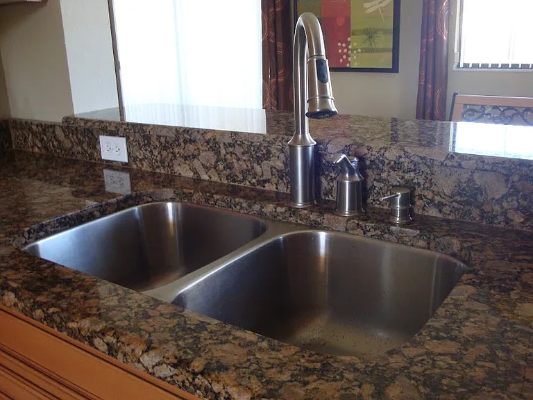 1250 Clove Dr — Photo 2