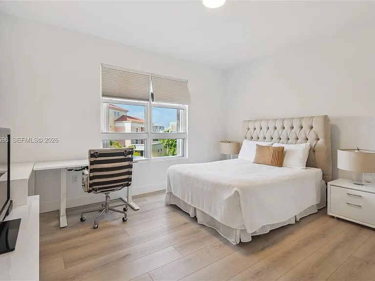 747 Crandon Blvd #Penthouse 10 — Photo 12