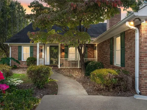 800 Buffington Ct, Winston Salem, NC 27104