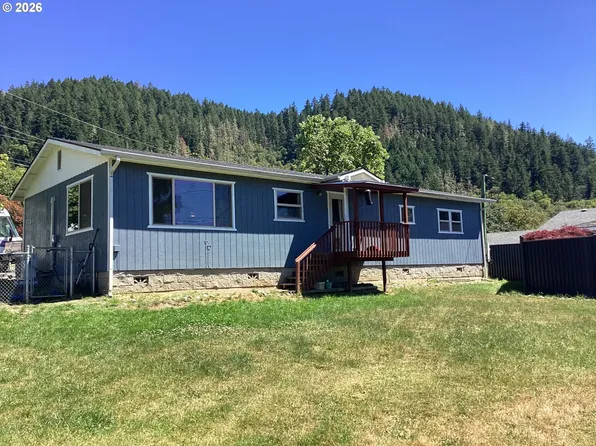 370 Gael Ln, Myrtle Creek, OR 97457
