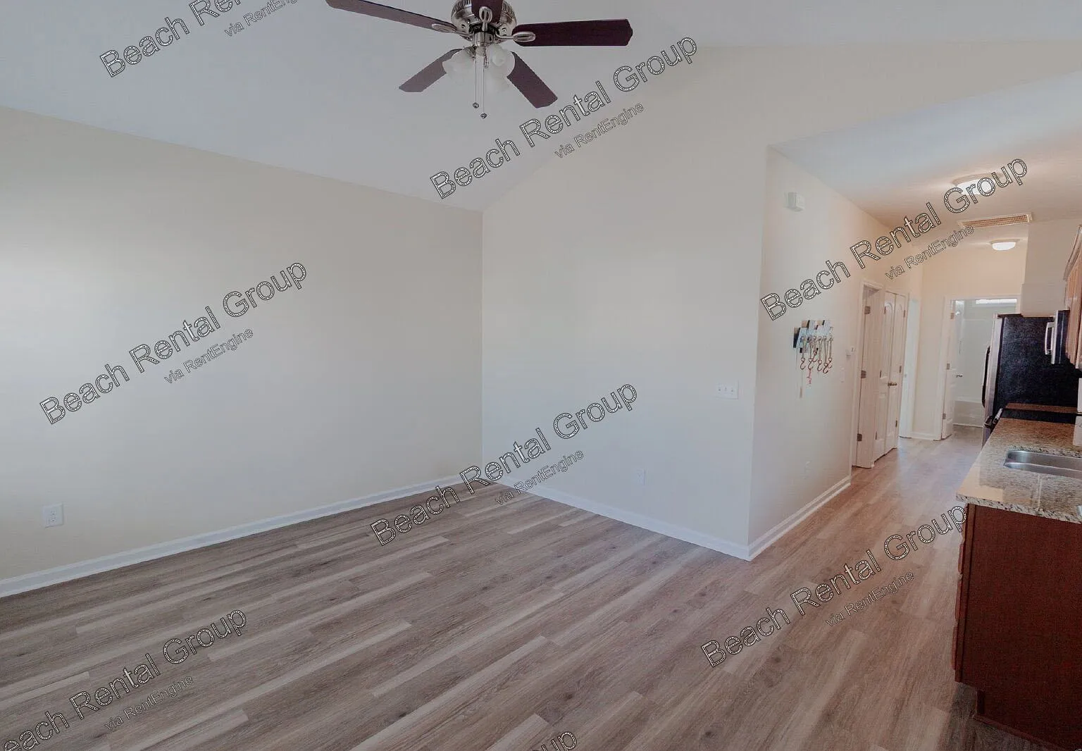 3 bed, 2.5 bath, 1600 sqft, $2,225 — Photo 4
