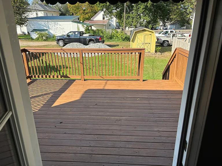 109 Oak St — Photo 2