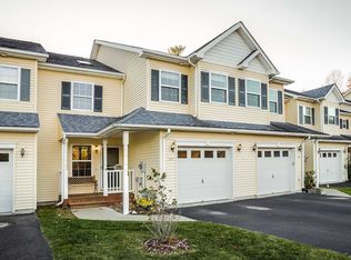 171 Pinebrook Dr, Hyde Park, NY 12538