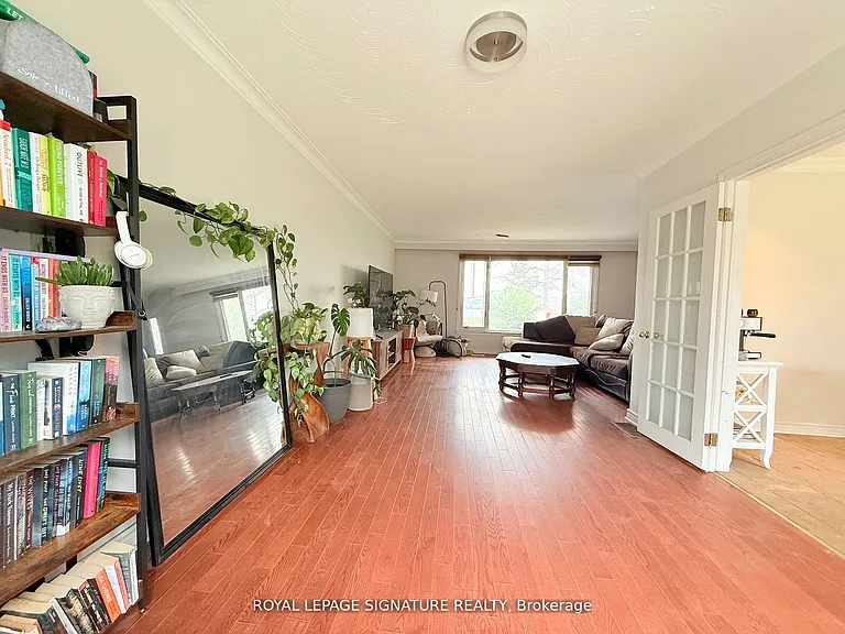 38 Burnhamthorpe Rd W — Photo 7