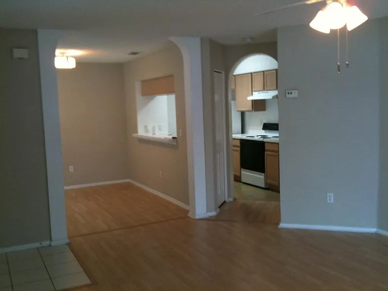 439 Kensington Lake Cir — Photo 4