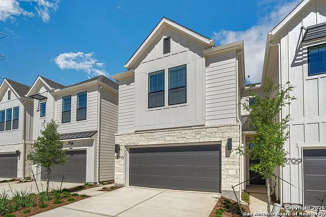 3 bed, 2.5 bath, 1891 sqft, $2,195 — Photo 2