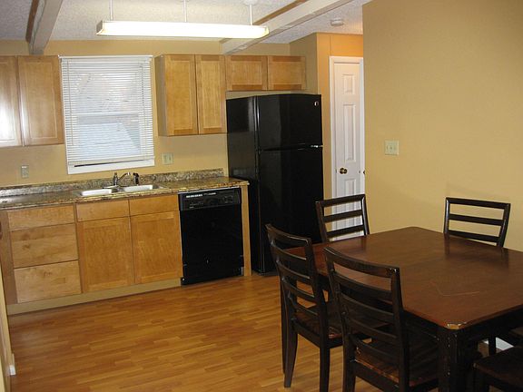 4th image of 516 N 3rd St E