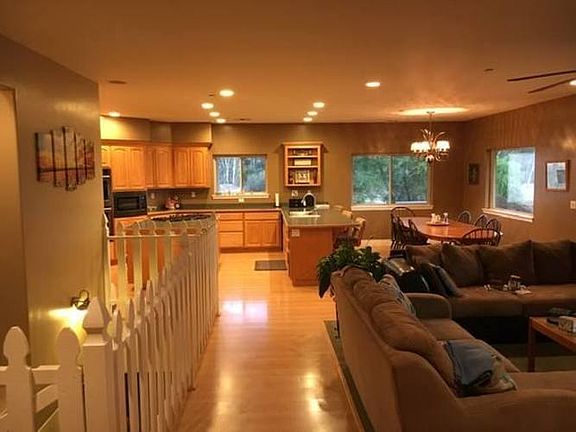 3rd image of 7264 Lauras Ln