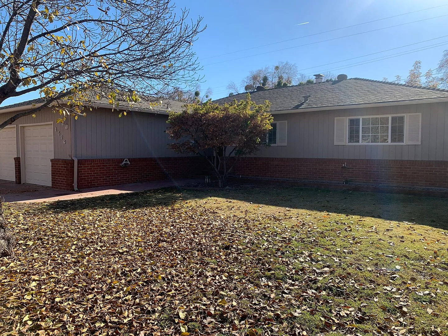 1526 Maplewood Dr photo 1