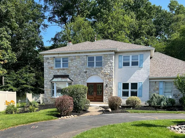 3786 Levy Ln, Huntingdon Valley, PA 19006