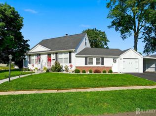 52 Leeds Dr, South Plainfield, NJ 07080