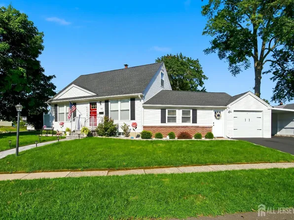 52 Leeds Dr, South Plainfield, NJ 07080