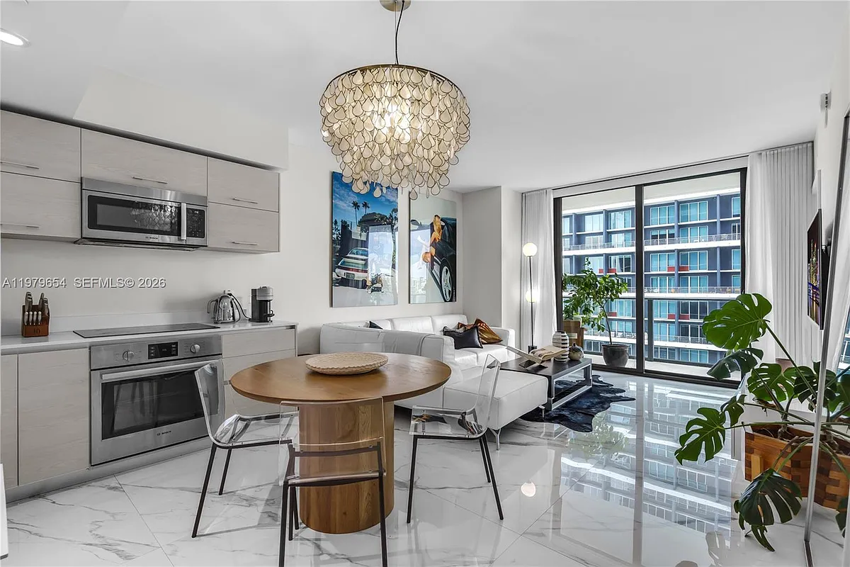 Building Photo - 1300 S Miami Ave #2508