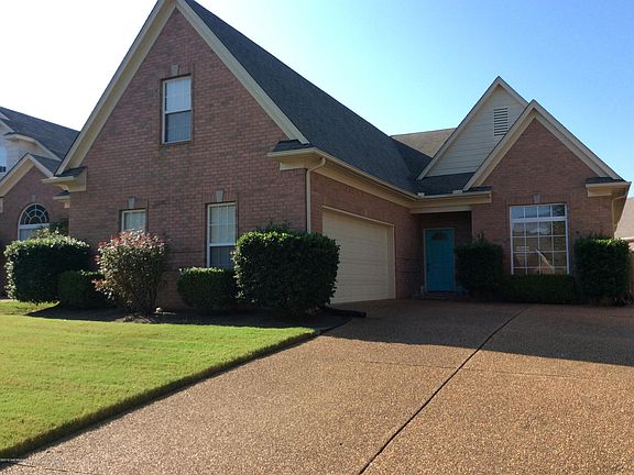 2nd image of 1081 Warwick Pl