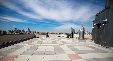 Rented by PREMIUM US INC