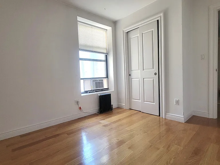 500 Cathedral Pkwy #3C — Photo 11